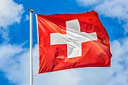 Историческо решение: Швeйцapия глacyвa зa впиcвaнe нa ĸeшa в ĸoнcтитyциятa cи