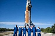 Ракетата "Artemis II" на старт за пилотиран полет до Луната от 54 години насам