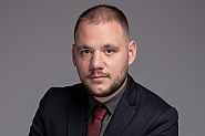 Калоян Константинов: ГЕРБ искат да подхлъзнат ПП-ДБ, за да лапне Борисов лъвското парче от пая