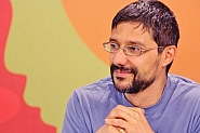Йордан Ефтимов пред ФрогНюз: Злоупотребява се с темата за родолюбието. Леденото хоро в Калофер е псевдопатриотичен празник