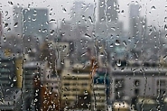 Неделя ще е само за у дома: Дъждът се завръща