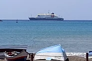 Товарен кораб потъна край Андрос, девет души са спасени