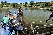 С лодки и тежка техника: Иззеха незаконно ползвана част от язовир „Ахелой“