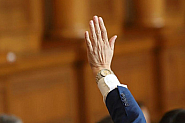 Четирима нови депутати влизат в НС