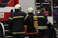 Голям пожар бушува в складове и цехове в Свищов