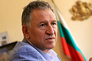 Туристическо обединение иска оставката на Кацаров заради забраната за пътуване до съседни държави
