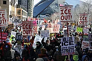 Смъртоносни стрелби и въоръжени агенти: Протести и ученически бунт срещу ICE в САЩ
