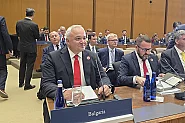 Да спреш истината с дезинформация, е все едно мантинела да спре ТИР. Епидемия от лъжи