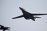 Ядрен бомбардировач B-52 прелетя над Европа /видео/