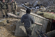 Войната в Украйна: Руските удари продължават, Мариупол се съпротивлява