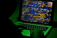Внимавайте! Престъпна група в интернет генерира голи снимки, с които изнудва жертвите си