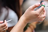 Цигарите поскъпнаха, но в магазините ще се продават на бандеролната им цена