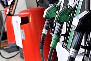 Горивата поевтиняват, еврото по бензиностанциите не стига за ресто