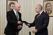 Президентът връчи първия мандат за кабинет, ГЕРБ го върна на минутата