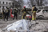 Докато Киев тъгува: 14 убити и стотици ранени след удар по мол в Кривой рог