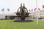 По-голяма от „Рамщайн“: Най-голямата база на НАТО в Европа ще е близо до България