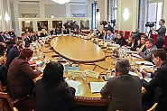 Майчинството, обезщетенията за безработица и максималната пенсия остават замразени