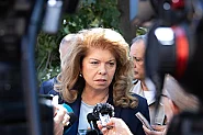 Инцидентът с дрона се използва за примитивна политика, коментира Йотова. Борисов реагира с шеги