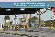 Мъж се самоуби при опит за задържане на Дунав мост