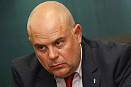 Гешев се прави на Путин с обръщение към нацията. Не е ли крайно време да си ходи?