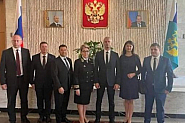 ”Възраждане” и социалисти целуват ръка на Митрофанова на прием. Тя заплашва с български войници в Украйна