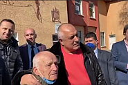 Това не е Тодор Живков. Не сме в социализма. Но много прилича...