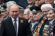 Служител на украинските служби, преоблечен като Путин, обяви на 24 февруари…