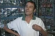 Пенсионер построи къща от 4000 кашона мляко, щяла да издържи сто години