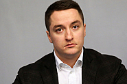Явор Божанков към Елена Йончева: Не удряш Нинова, удряш нас!