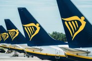 Ryanair реже милиони места и маршрути в Европа