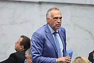 Кирилица, православие и „многовекторност“: Как Кутев обясни външната политика на България