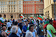 Ден 21: 120 000 души протестират в София, блокират се кръстовища, издигат палатков лагер пред МС, хиляди викат ”Оставка!” в над 10 града /на живо/