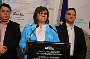 Нинова за Борисов: Иска да се хареса на началниците, та дано се препере
