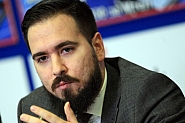 Стоян Панчев пред ФрогНюз: Не сме финансово неграмотни, а консервативни. Няма доверие, затова има "Буркан банк"