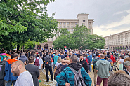 Протест срещу Радев, отклоняващ България от евроатлантическия й курс  и шествие за парламентарна република