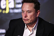 Още 7% надолу за акциите на Tesla