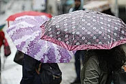 Времето днес: Топло, но дъждовно и облачно