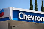 Chevron се включва в наддаването за международните активи на „Лукойл“