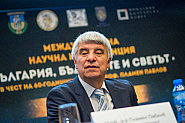 Проф. Павлов пред ФрогНюз: Националният празник да се превръща в оръжие на путинската пропаганда е грозно и недостойно