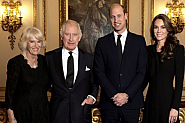 Първа официална снимка на крал Чарлз III и семейството му