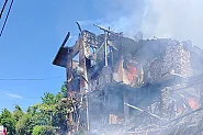 Човек загина при пожар, изпепелил две къщи в Тетевен