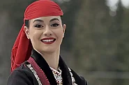 Гергана Чолакова от Смолян спечели „Мис Родопи – Кралица на киселото мляко 2026“
