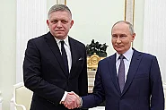 И Фицо се отказа от парада за 9 май в Москва