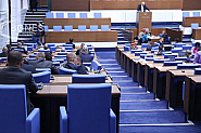 Три часа фарс, резултат нулев: Парламентът саботира младите лекари