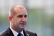 Двойната игра на българския президент за Русия