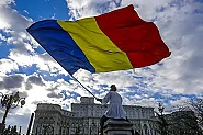 Крах на коалицията в Букурещ: Парламентът гласува вот на недоверие на кабинета „Боложан“