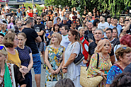 Хиляди българи в цяла България протестират срещу зверството с макетното ножче и насилието над жени