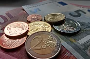 Депутатите спечелиха от замразените заплати