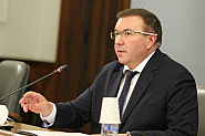Бисери от Ангелов, който се възмутил от хаоса в МЗ и още...