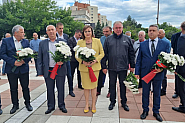 Нинова в Благоевград: С двойни сили и двойна енергия отиваме на избори за парламент и кмет